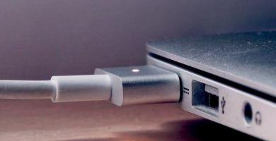 Tips to save your laptop battery.